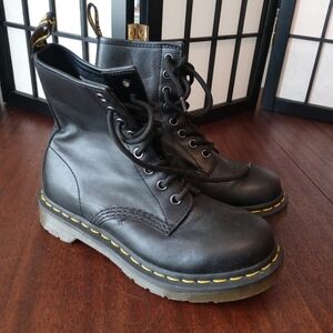 Dr. Martens Air Wair Original Black Leather Size 5 Lace Up Boot Air Cushion Sole